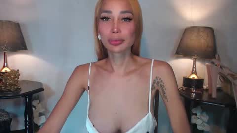 Queen Sofia online show from March 30, 3:39 am