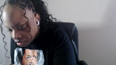 SexyMona online show from June 17, 4:01 pm