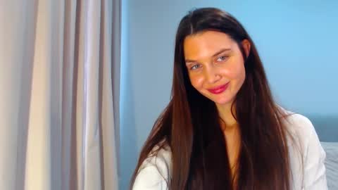 Snapshot of sexymymeow chatting on February 16, 8:43 am SexyMyMeow online show from February 16, 8:43 am