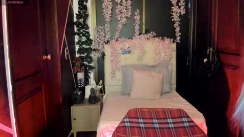 N A F online show from September 8, 7:35 pm