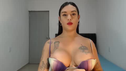 Natalia Duran online show from October 15, 5:00 am
