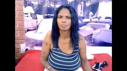 sexyva4u2luv online show from April 22, 5:58 am