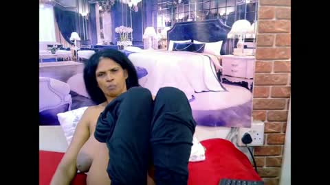 sexyva4u2luv online show from June 26, 5:57 am