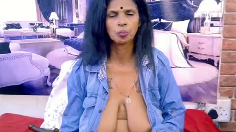 sexyva4u2luv online show from June 18, 8:31 am