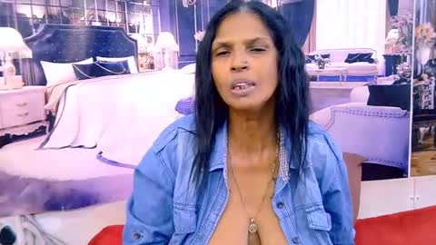 sexyva4u2luv online show from July 25, 5:27 am