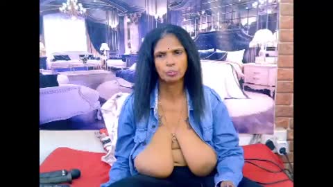 sexyva4u2luv online show from July 1, 11:41 am