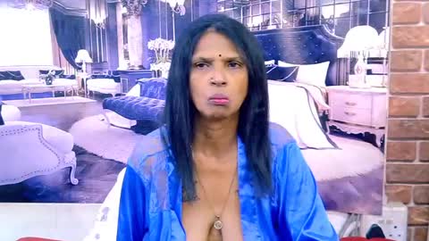 sexyva4u2luv online show from June 23, 5:37 am