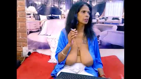 sexyva4u2luv online show from April 29, 6:46 pm