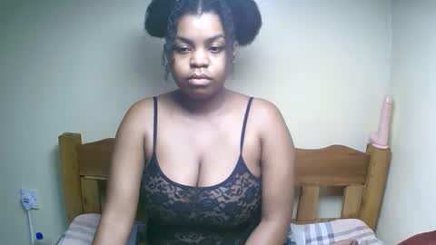 sexyyred_ online show from April 30, 5:01 am