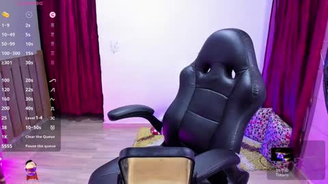  SHARON HILLS  online show from January 4, 1:10 pm