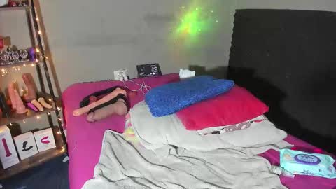 Snapshot of shadia_squirt chatting on October 21, 2:49 am shadia online show from October 21, 2:49 am