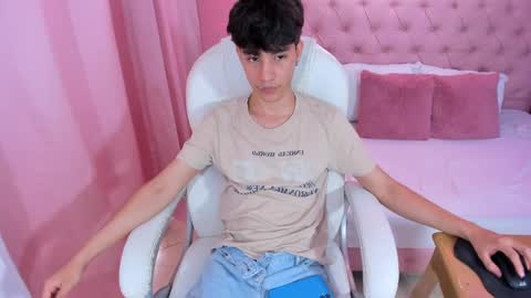 Snapshot of shady_stone chatting on February 21, 10:15 pm shady_stone online show from February 21, 10:15 pm