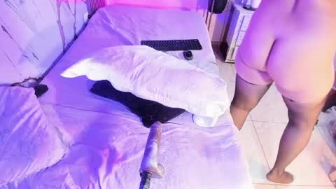 shalomexotic online show from April 25, 1:41 pm