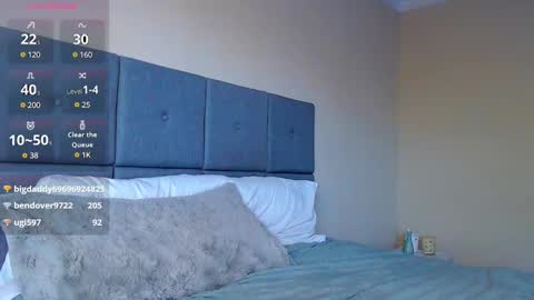 Shalynn online show from November 10, 9:17 pm