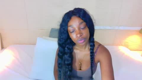 Catalina online show from December 22, 6:58 pm