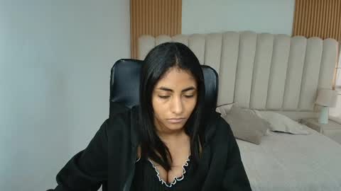 shanelle online show from April 25, 1:41 pm