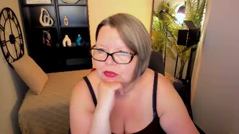 Shannon online show from June 18, 1:38 pm