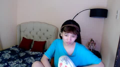 SHANTA FOX  s online show from June 19, 1:33 am