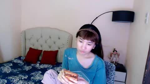 SHANTA FOX  s online show from June 18, 12:49 am