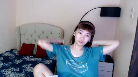 SHANTA FOX  s online show from July 21, 12:01 am