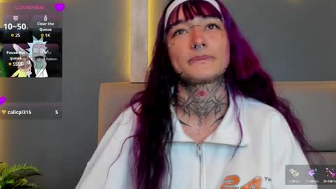 SharaRoss online show from January 11, 2:15 pm