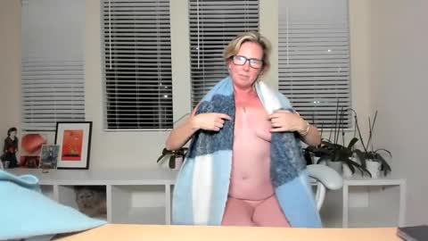 Sharkgirl online show from January 3, 3:16 am