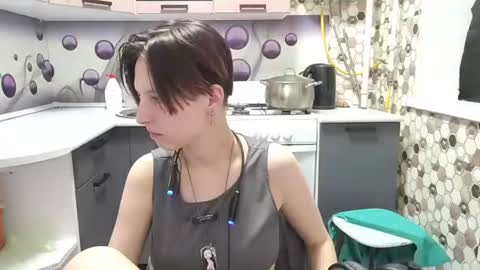 Sara online show from July 3, 6:45 pm