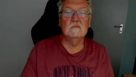 sharlots_pet online show from May 5, 12:00 pm