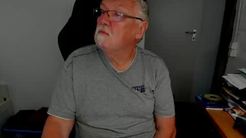 sharlots_pet online show from April 27, 8:45 am