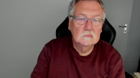 sharlots_pet online show from May 16, 10:36 am