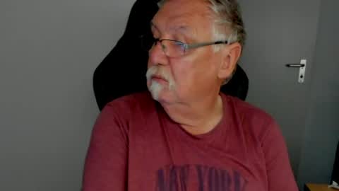 sharlots_pet online show from May 7, 10:44 am