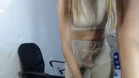 Sara online show from February 4, 3:15 pm