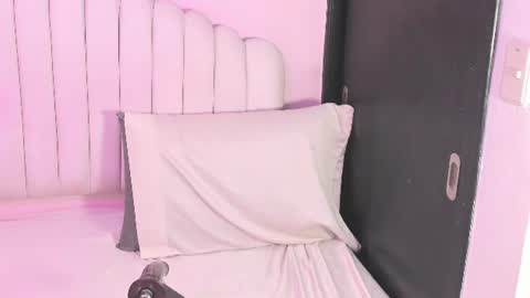 sharlotthe_bigass online show from August 3, 9:04 am