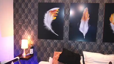 Sharom  online show from July 1, 3:42 pm