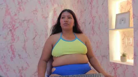 Snapshot of sharon_curvvy chatting on September 29, 4:00 am Sharon Curvvy online show from September 29, 4:00 am