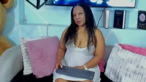 Sharon Noa online show from April 24, 3:14 pm