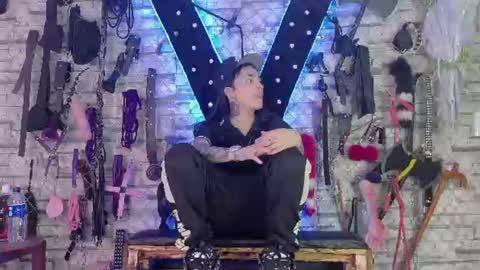 shatta_bdsm online show from July 23, 3:20 pm