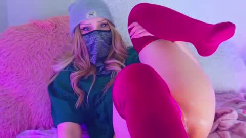 Shayla Vee online show from April 28, 2:38 am