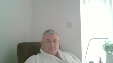 Snapshot of she52 chatting on December 21, 10:39 am she52 online show from December 21, 10:39 am