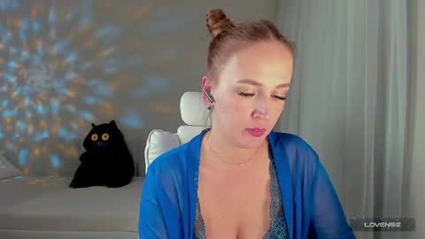 she_wolf1 online show from April 29, 2:22 pm
