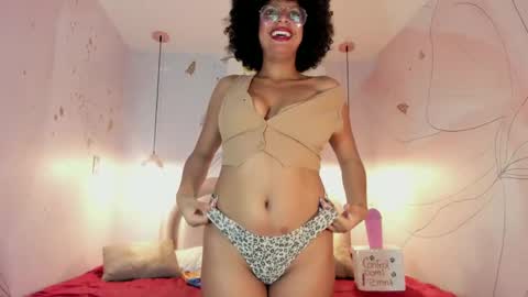 sheeylopez online show from October 15, 3:21 am