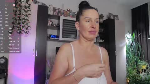 Sheila GMT 2 Tuesday Wednesday Friday Saturday Sunday- 8  5  online show from February 19, 4:44 am