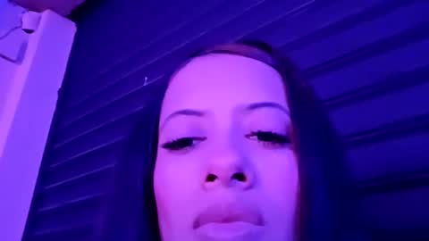 Sheilastanley online show from February 8, 11:24 pm