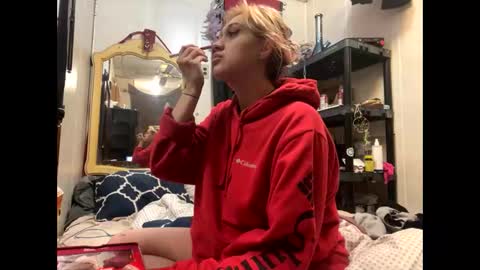 Shelby holes online show from December 8, 9:57 am