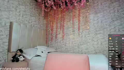 Snapshot of shelutty chatting on September 11, 6:14 am LUTTY online show from September 11, 6:14 am
