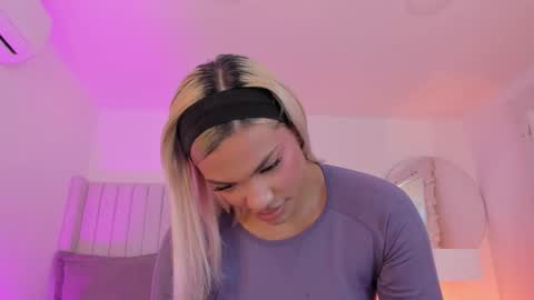 shelynna_azzul online show from February 23, 8:44 pm