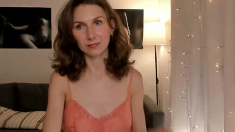 shesleepsnaked online show from June 17, 4:12 pm