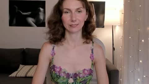 shesleepsnaked online show from June 28, 4:58 pm