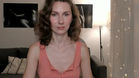 shesleepsnaked online show from June 21, 7:31 pm