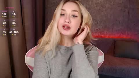 Polly online show from November 1, 8:08 pm